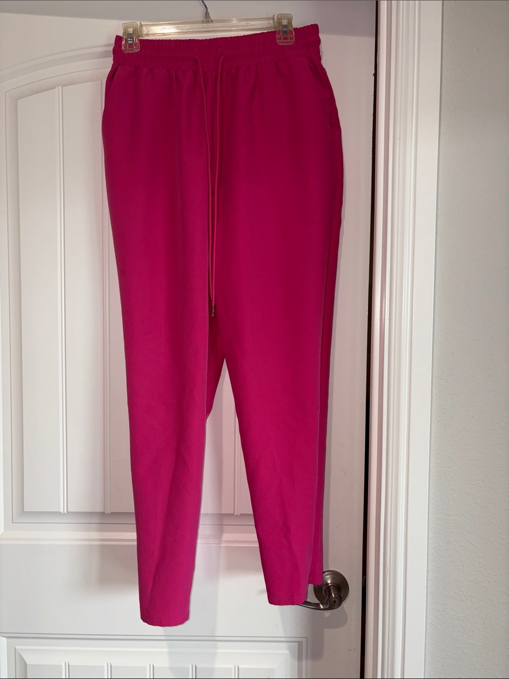 Shoe Dazzle Fuchsia Pull-On Tapered Joggers